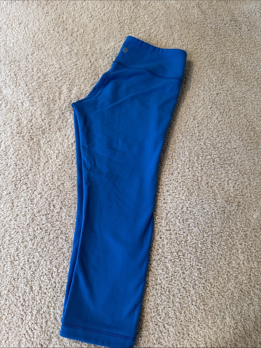 Lululemon Blue Capri leggings Size 8